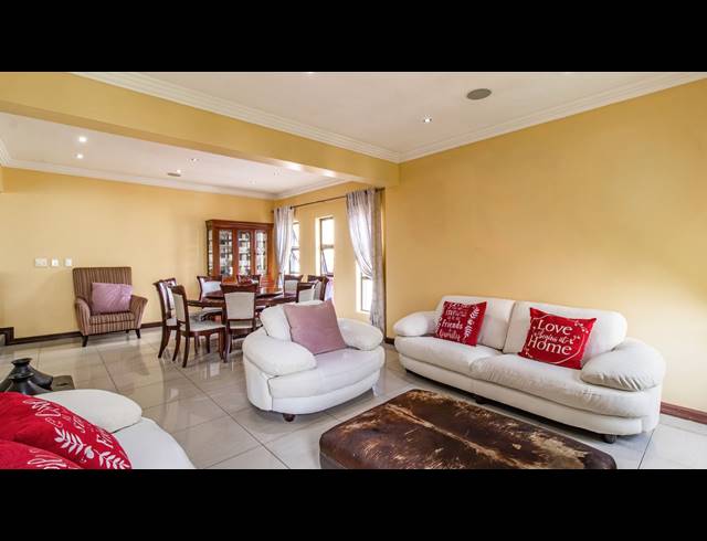 5 BEDROOM HOUSE FOR SALE IN ASPEN HILLS